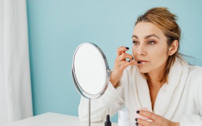 Jak krok po kroku wybrać krem nawilżający do cery trądzikowej